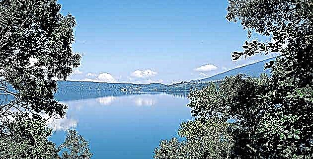 Jezero Zirahuén: ogledalo bogova (Michoacán)