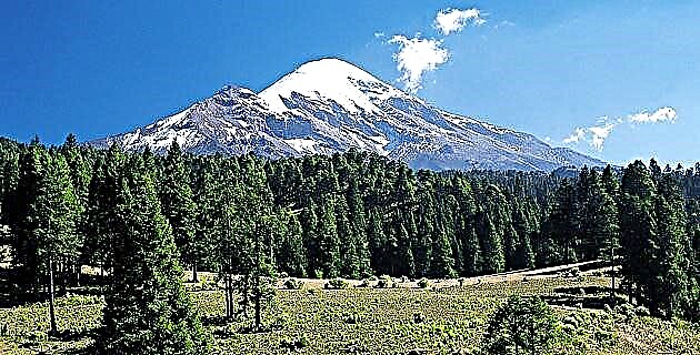 Pariri dwar l-ivvjaġġar Pico de Orizaba (Puebla-Veracruz)