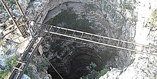 Эль Хундидо, самая глубокая подземная пропасть в Чиуауа.