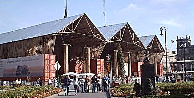 พิพิธภัณฑ์ Nomad ซึ่งสร้างขึ้นจาก Shigeru Ban ของญี่ปุ่น