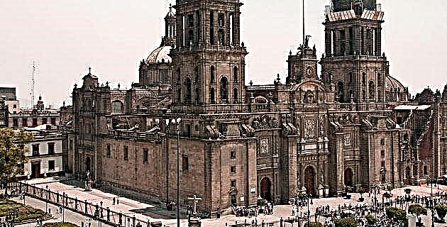 Спасение столичного собора Мехико
