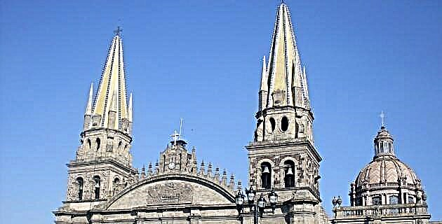 Die Türme der Kathedrale (Jalisco)