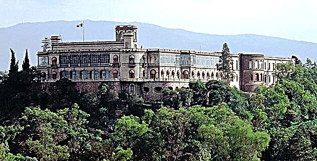 Castle la nan Chapultepec. Old Military College (Distri Federal)