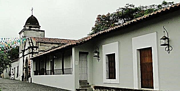 Hacienda de Nogueras atijọ (Colima)