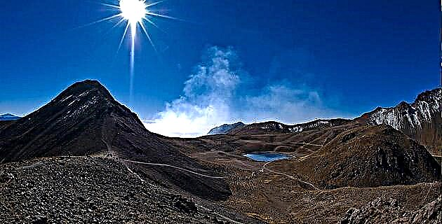 Super montem cursoriam per Nevado de Toluca