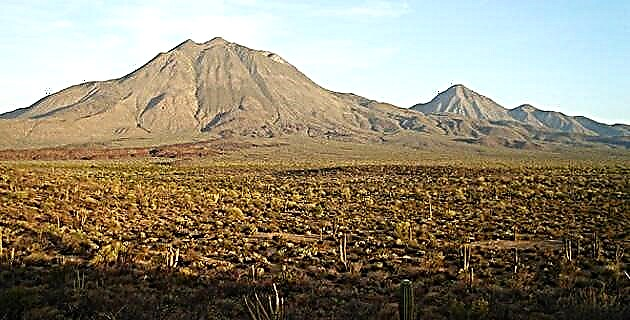 Kupanda kwa volkano ya Mabikira Watatu (Baja California Sur)